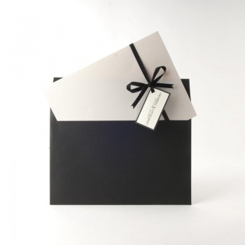 Invitación de Boda original lazo y etiqueta